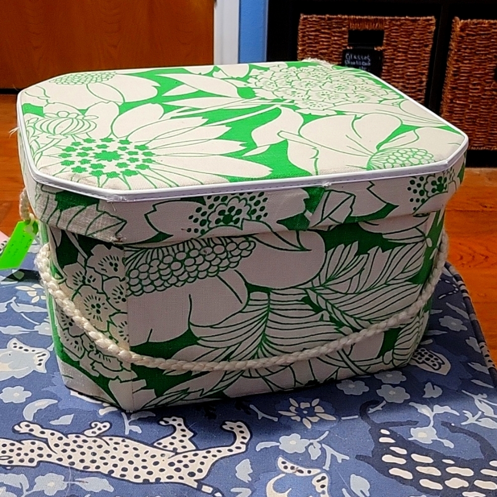 Vintage SINGER Storage Box green groovy